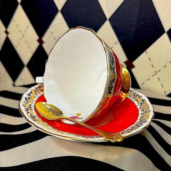 Royal Adderley Elegant Red & Gold Teacup and Saucer Set – Fine Bone China - Picture 1 of 12